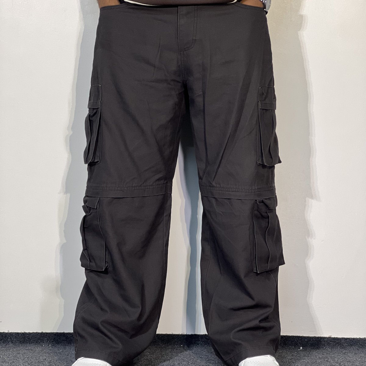 Baggy Fit 8 Pocket Cargo – Matte Black