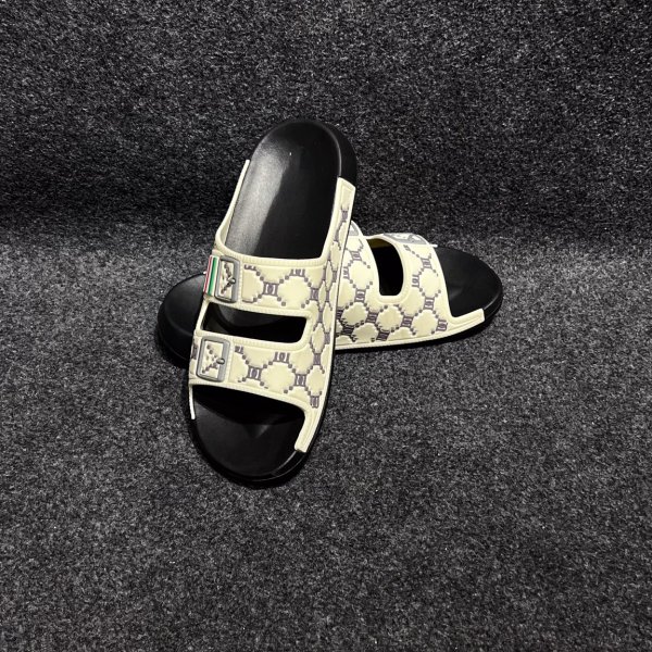 Slippers White Geometric Print